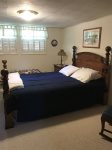 2 bedroom upstairs- queen bed
